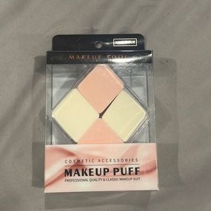 Pack of 4 Makeup Puffs